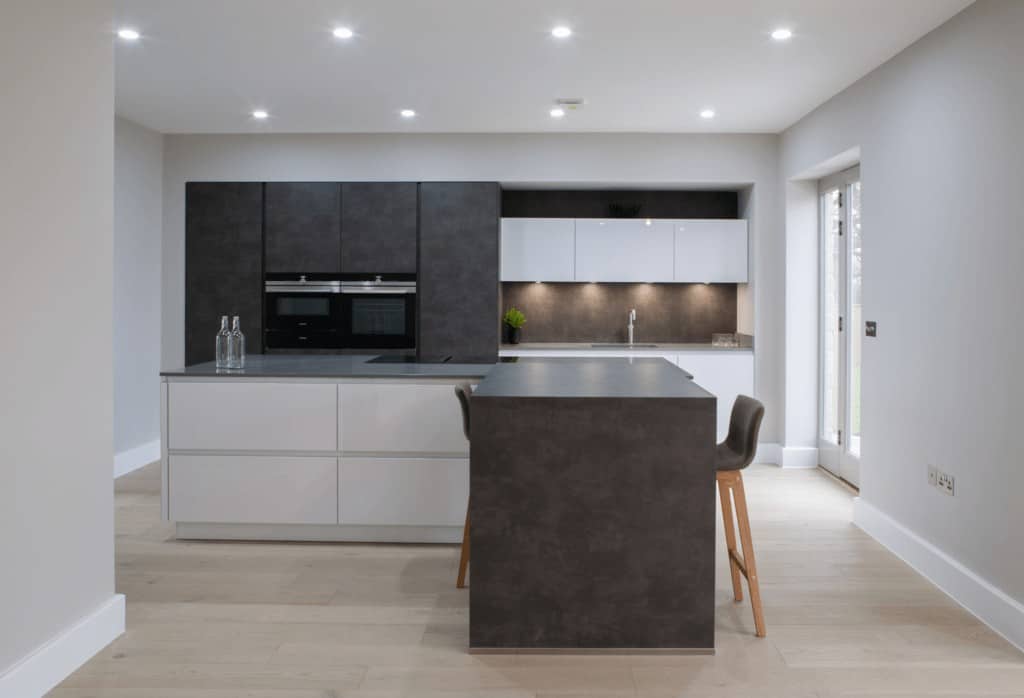 How To Achieve The Perfect Kitchen Lighting Super white & dark cement handleless kitchen