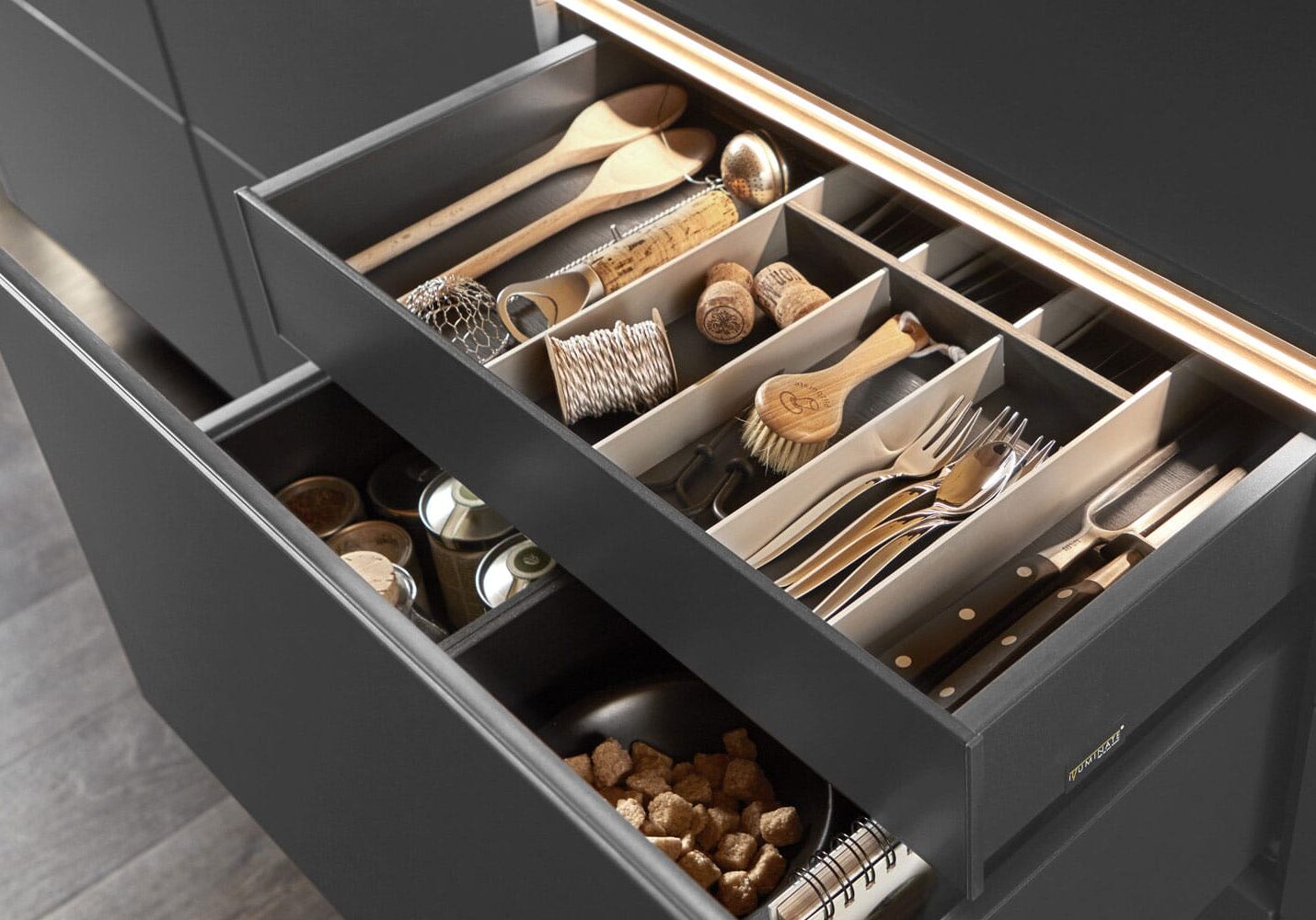 stratusgrau-Nussbaum-D2-vielfalt